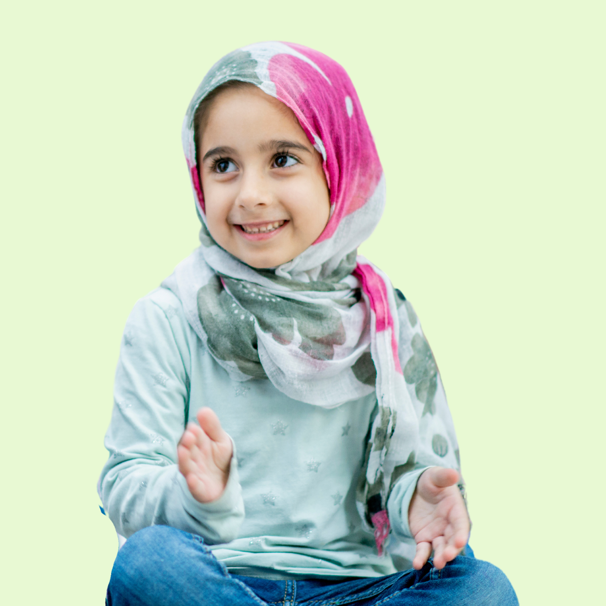little girl clapping